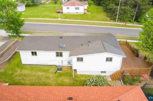 526 Lake St, Chisholm MN  55719-1334 exterior