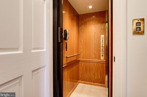 2235 49 St, Washington DC 20007-1057 exterior