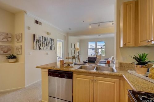 2403 Watermarke Pl, Irvine CA  92612-7690 exterior