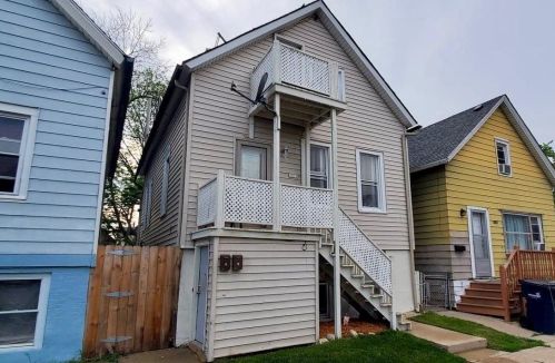2015 15th Pl, Milwaukee, WI 53204-3704