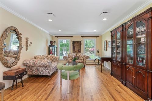 66 Hastings Dr, Northport NY  11768-2522 exterior