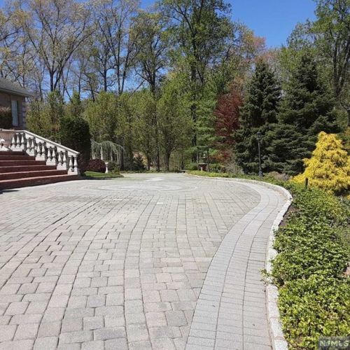 11 Big Ramapo Rd, Upper Saddle River NJ  07458-2947 exterior