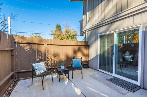 7434 Ranch Ave, Citrus Heights CA  95610-7462 exterior