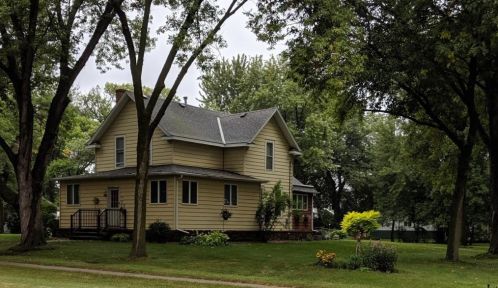 1111 Boxelder St, Mountain Lake, MN 56159-1606