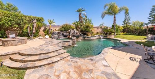 3824 Doheney Ct, Simi Valley CA  93063-0208 exterior