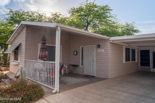 7686 Edgestone St, Tucson, AZ 85735-9048