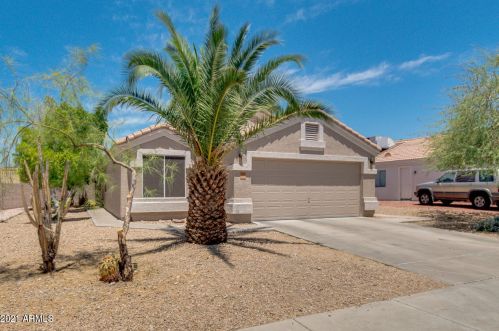 1326 Escuda Dr, Phoenix, AZ 85024-1104