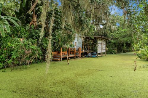 32004 Harris Rd, Tavares, FL 32778-4630