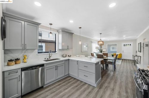 7144 Holly St, Oakland CA  94621-2345 exterior