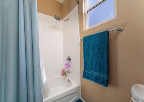 29236 Discovery Ridge Dr, Santa Clarita CA  91390-5761 exterior