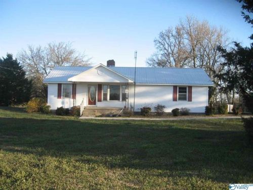 1760 Horseshoe Bend Rd, Scottsboro, AL 35769-8802