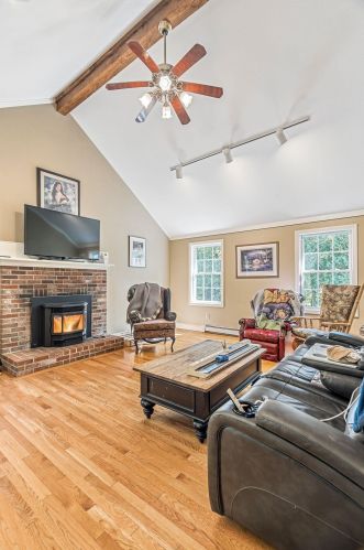 3 Century Dr, Raymond NH  03077-1544 exterior