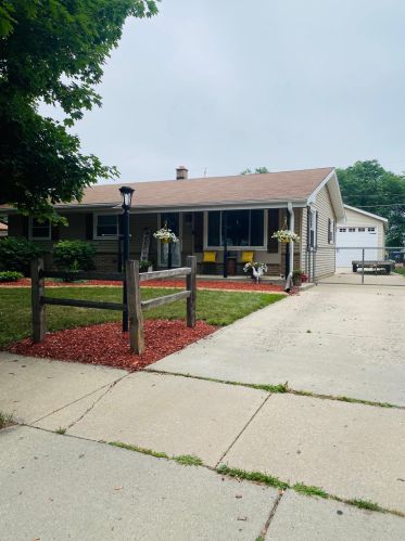 3309 Kennedy Dr, Sturtevant, WI 53177-2814