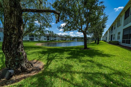 7911 Laina Ln, Boynton Beach, FL 33437-8404