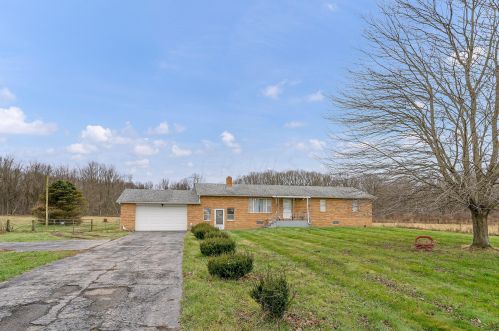 2145 Riley Rd, Johnstown, OH 43031-9433