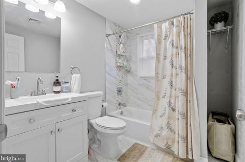 127 Somerset Dr, Willingboro NJ  08046-1415 exterior