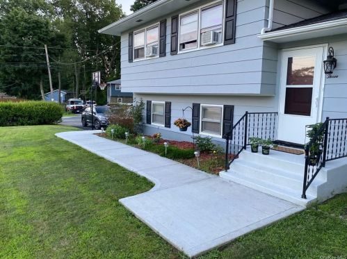 3 St Andrews Ct, Middletown, NY 10941-1407