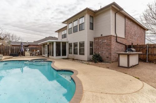 2821 Custer Dr, Denton TX  76210-6449 exterior