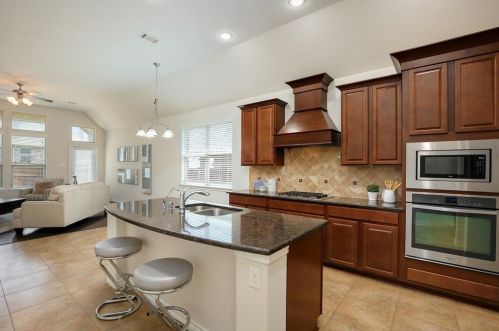 2926 Morning Star Dr, Oak Point TX 75068-7825 exterior