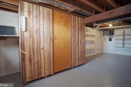 8 Brentwood Rd, Camp Hill PA  17011-2503 exterior