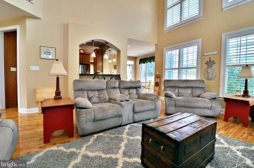 320 Stephen Ct, Charles Town WV  25414-4126 exterior