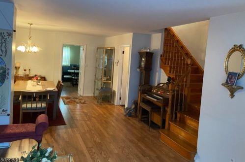 24 Hartley Pl, Bayonne NJ  07002-1210 exterior