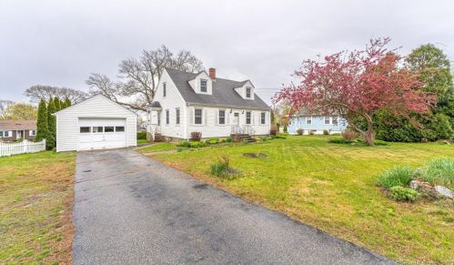 876 Shennecossett Rd, Groton, CT 06340-6047