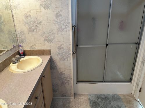 817 Oriole Cir, Sebastian FL  32976-7520 exterior