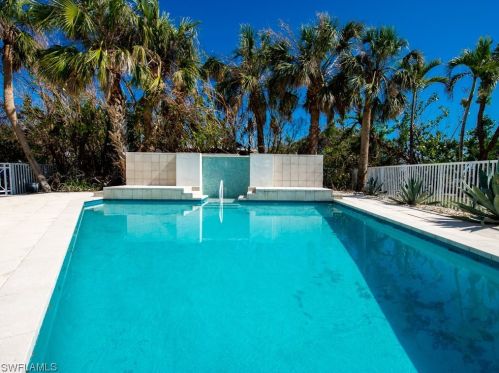 5721 Sanibel Captiva Rd, Sanibel FL  33957-2309 exterior