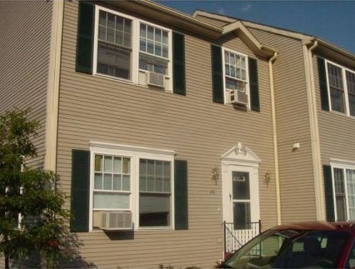 40 Colonel Bell Dr, Brockton, MA 02301-1902