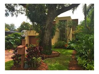 11818 78th Ter, Miami, FL 33183-3828
