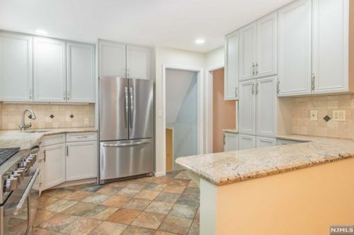 108 Monroe St, Ridgewood NJ  07450-3019 exterior