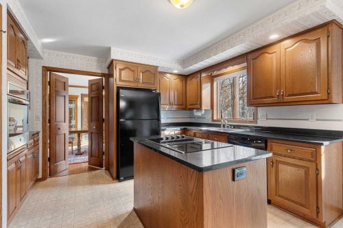 225 Traders Point Ln, Green Bay WI  54302-5236 exterior