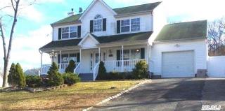 14 Oneida Ave, Selden, NY 11784-3716