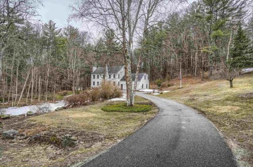 1635 Hopkinton Rd, Hopkinton, NH 03229-2843