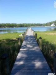 2520 Beebe Dr, Nassau Point, NY 11935-2138