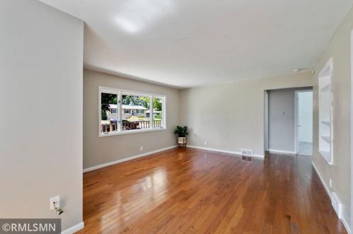 708 23rd Ave, South Saint Paul MN  55075-1321 exterior