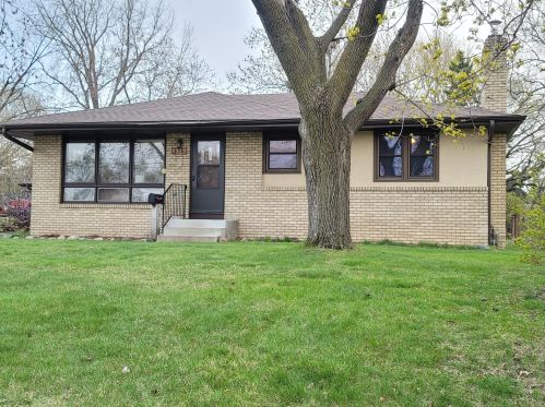 556 Cheri Ln, Minneapolis, MN 55421-1207