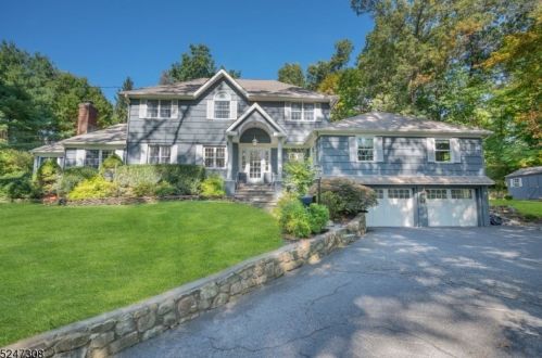 67 Lookout Rd, Mountain Lakes, NJ 07046-1240