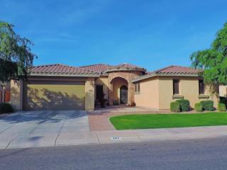 384 Azalea Dr, Chandler, AZ 85248-3904