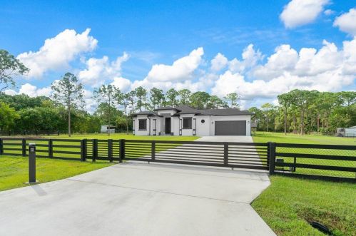 15744 68th Ct, Town Of Loxahatchee Groves, FL 33470-3452