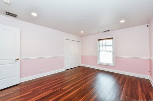 6 Nolan St, Norwalk CT  06850-2525 exterior