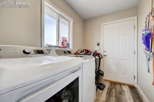 921 Cayuga Dr, Pueblo CO 81007-3130 exterior