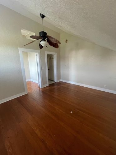 301 Tarpon Ave, Tarpon Springs, FL 34689-4362