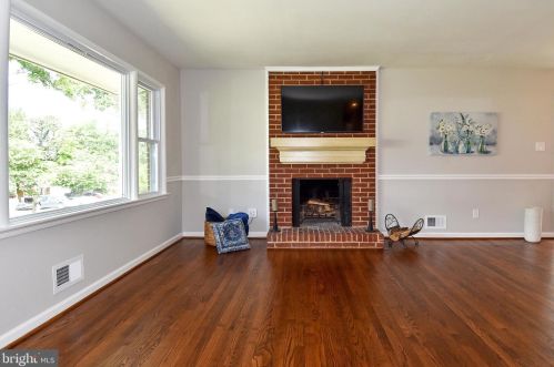 8913 Lagrange St, Lorton VA  22079-1626 exterior