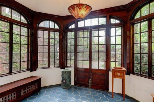 465 Rochambeau Ave, Providence RI 02906-1908 exterior