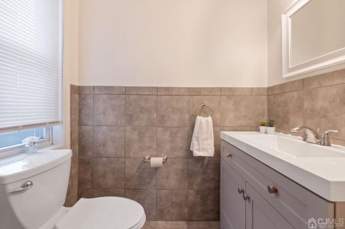 400 Douglas Ave, Avenel NJ  07001-1108 exterior