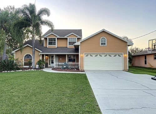 1726 Berkshire Blvd, Fort Pierce FL 34952-7112 exterior