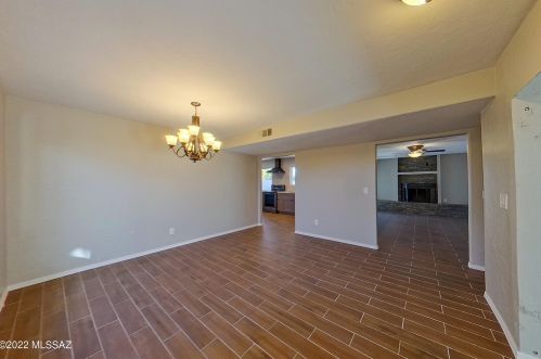 9851 Watson Dr, Tucson, AZ 85730-1437