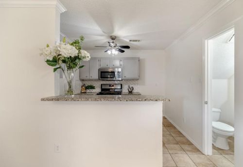 2213 Silverthorn Ln, Lewisville TX  75028-7246 exterior